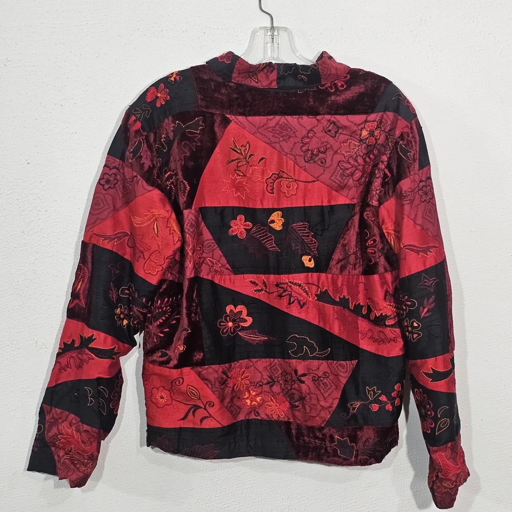 Chico's Red and Black Patterned Jacketvintage, dating its production to the 80s - Picture 3 of 15